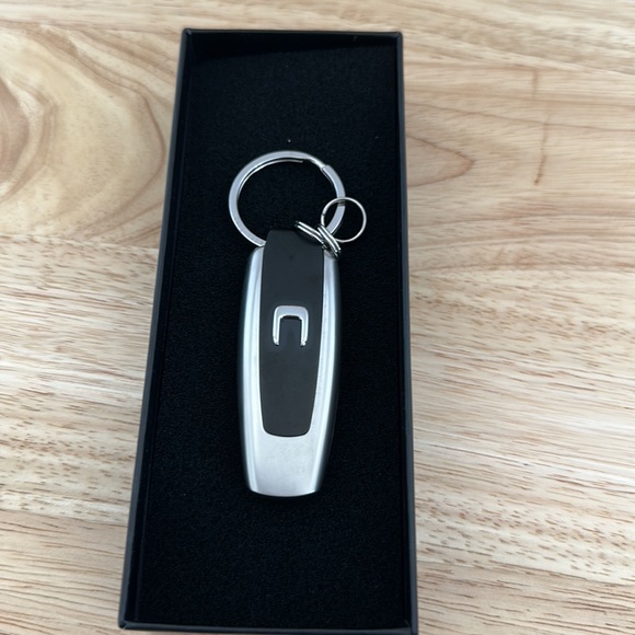 Mercedes Benz logo Keychain - Picture 2 of 2